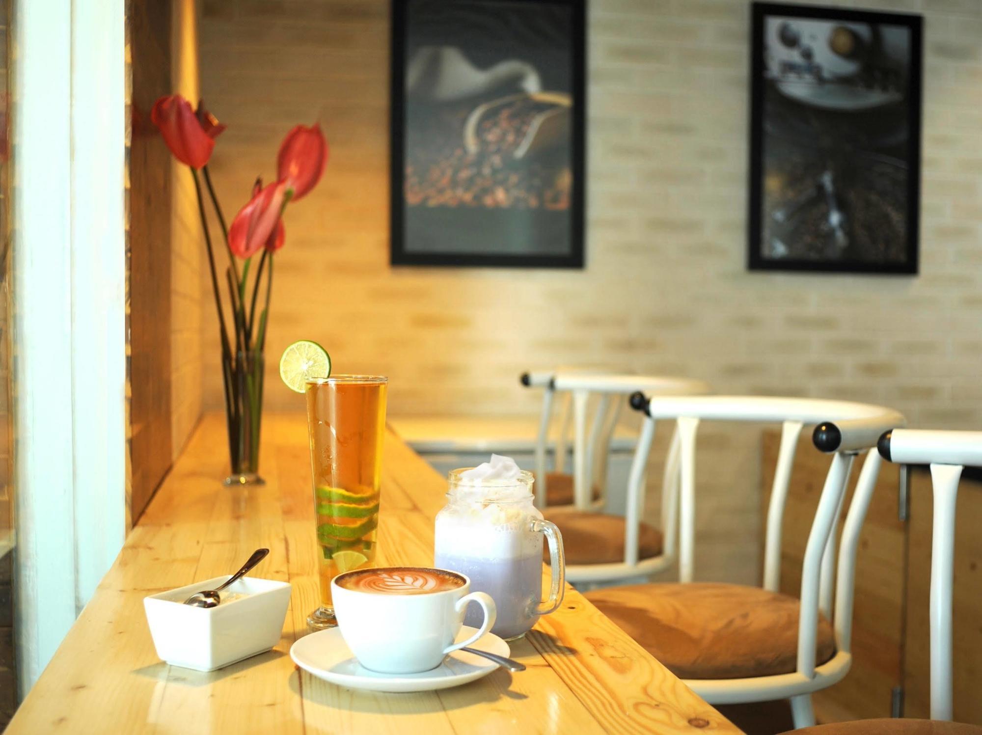 סוראבאיה Cleo Hotel Tunjungan מראה חיצוני תמונה