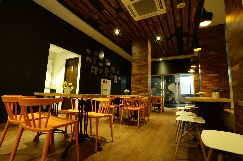 סוראבאיה Cleo Hotel Tunjungan מראה חיצוני תמונה